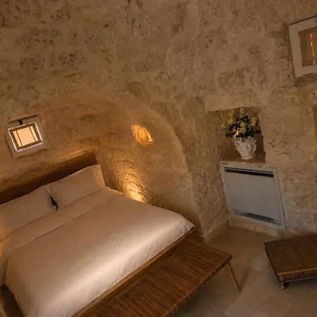 Trulli Le Pupe Bed and Breakfast 3*